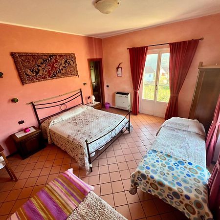 La Casa Rosa Hotell Borghetto di Vara Eksteriør bilde