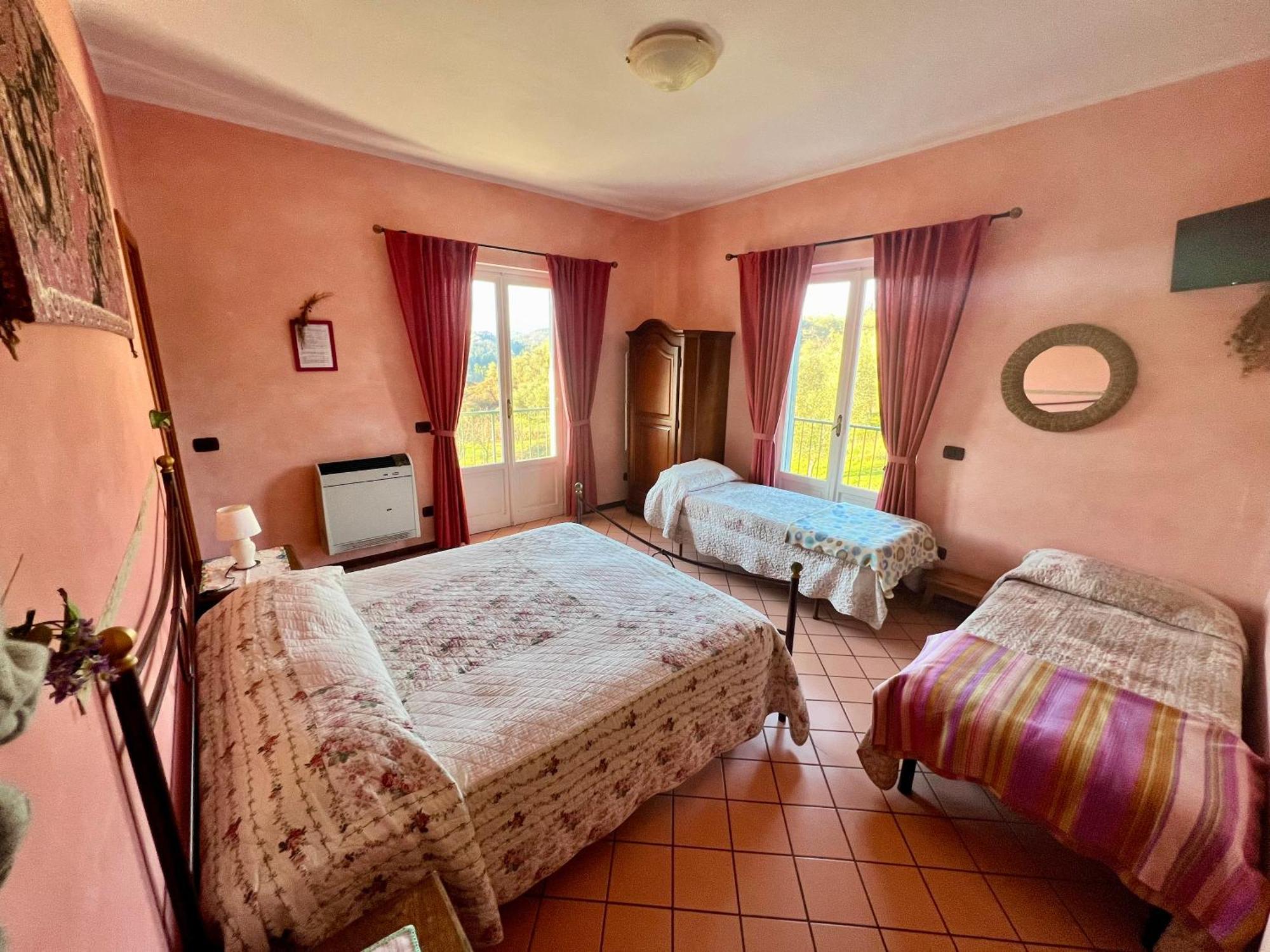 La Casa Rosa Hotell Borghetto di Vara Eksteriør bilde