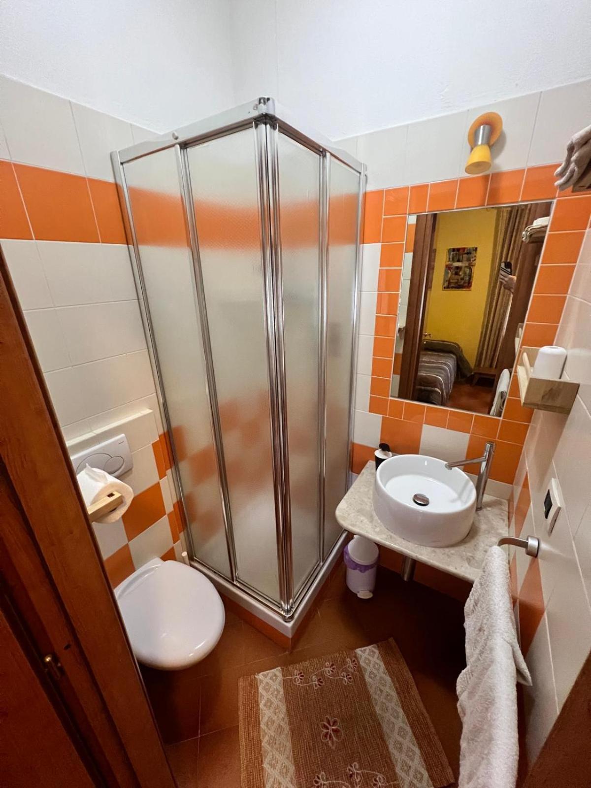 La Casa Rosa Hotell Borghetto di Vara Eksteriør bilde